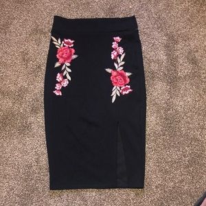 Black skirt with red roses 🌹